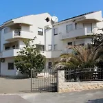 Amado Living - 扎达尔
