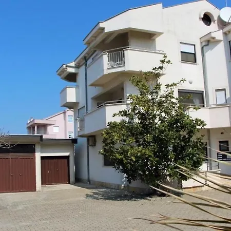 Amado Living - * زادار